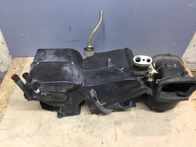 Корпус отопителя салона 8D1820005E VAG