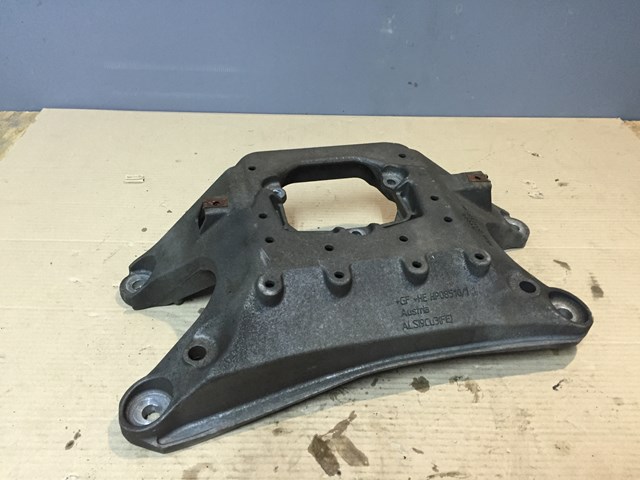 Крепление коробки передач 8K0399263AF VAG