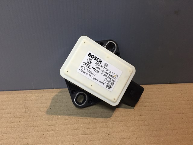 Датчик поперечного ускорения (ESP) 8K0907637B VAG