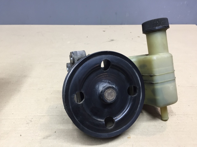 Насос рулевого управления EG2132650B MAZDA