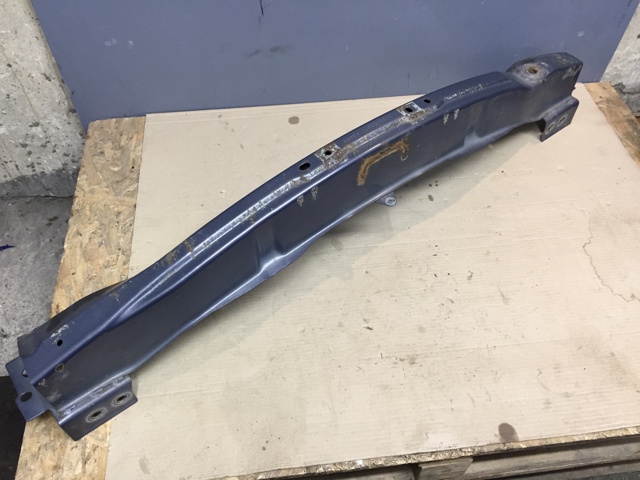 Усилитель переднего бампера  EG2150070 MAZDA