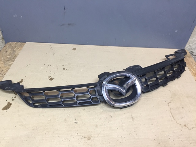 Решетка радиатора EG2150710D MAZDA