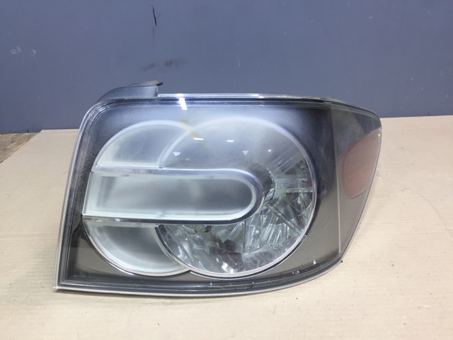 Задний правый стоп EG2151150E MAZDA
