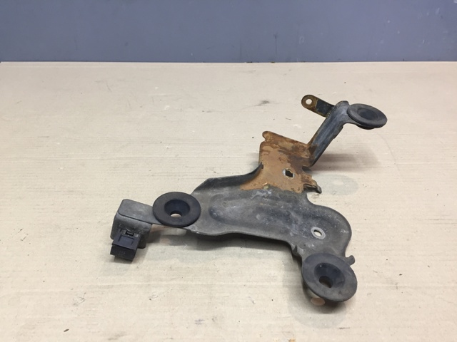 Кронштейн переднего номерного знака L33D20210B MAZDA