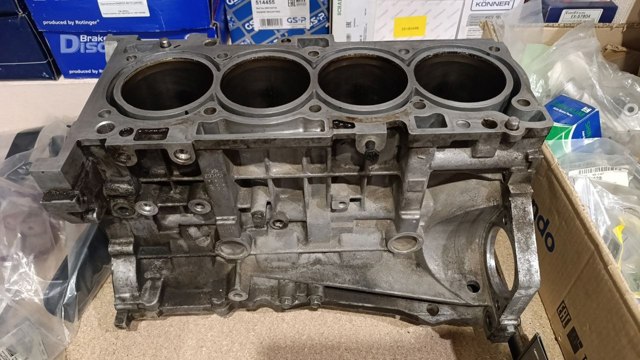 Пенек 211002G727 HYUNDAI