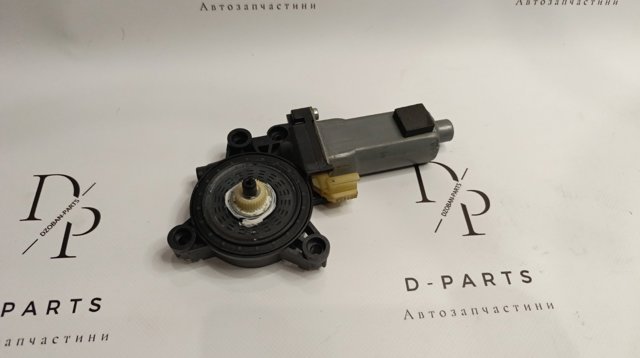 Мотор стеклоподъемника двери передней, левой LJ8Z9923395A FORD