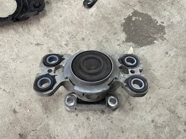 Гидроопора двигателя левая 31316875 VOLVO