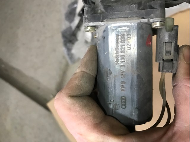 FORD 0130821938 Мотор стеклоподъемника двери передней левой в наличии Сумы