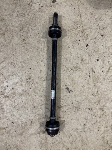 Полуось задняя, правая 33208695488 BMW
