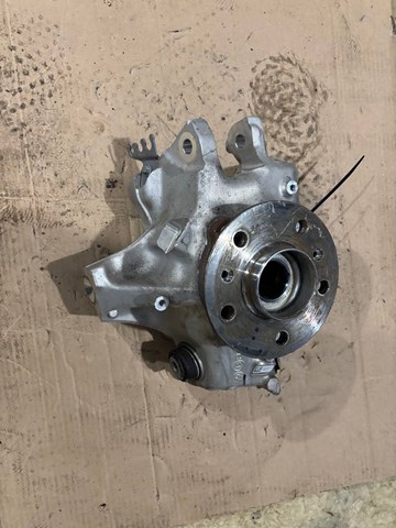 Кулак поворотный правый 33307857066 BMW