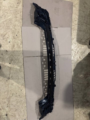 Кронштейн бампера заднего, центральный 51127183883 BMW