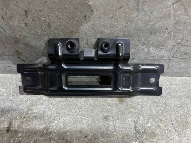 BMW 51648494257 Кронштейн бампера переднего центральный в наличии Харьков