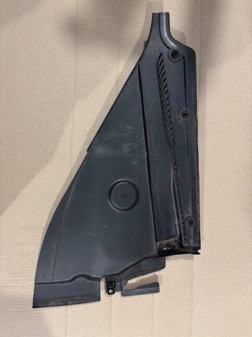 Решетка стеклоочистителей, левая 51717405636 BMW