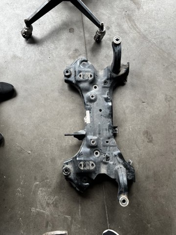 Подрамник двигателя 62405F3050 HYUNDAI