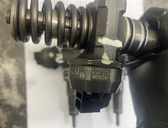 Форсунка дизельная в сборе 0414720312 BOSCH