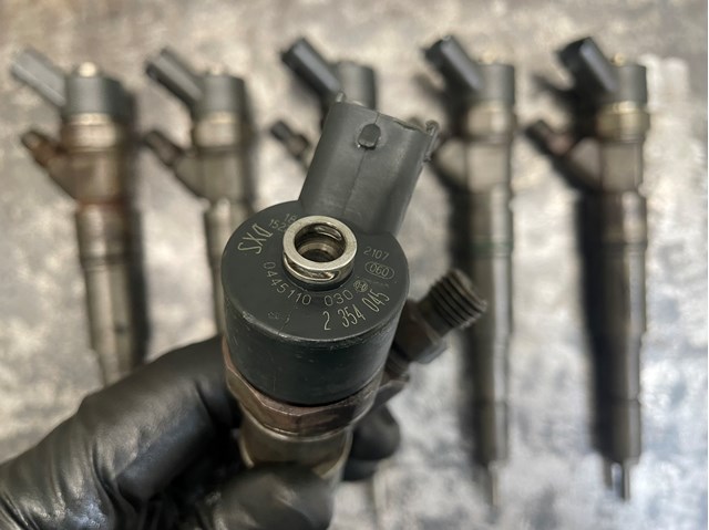 Клапанная форсунка 0445110030 BOSCH