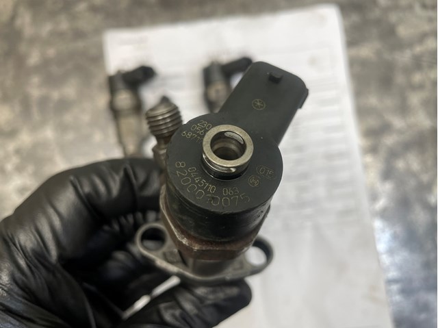 Клапанная форсунка 0445110063 BOSCH