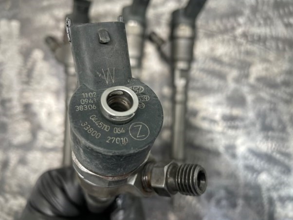 Клапанная форсунка 0445110064 HYUNDAI