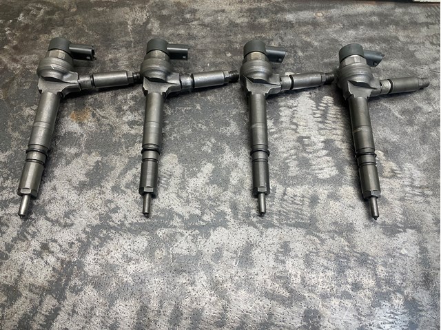 BOSCH 0445110082 Форсунка впрыска топлива в наличии Украина
