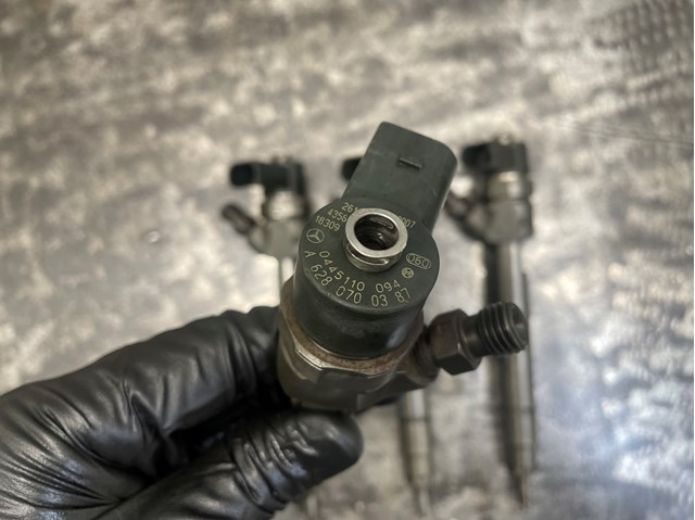 Клапанная форсунка 0445110094 BOSCH