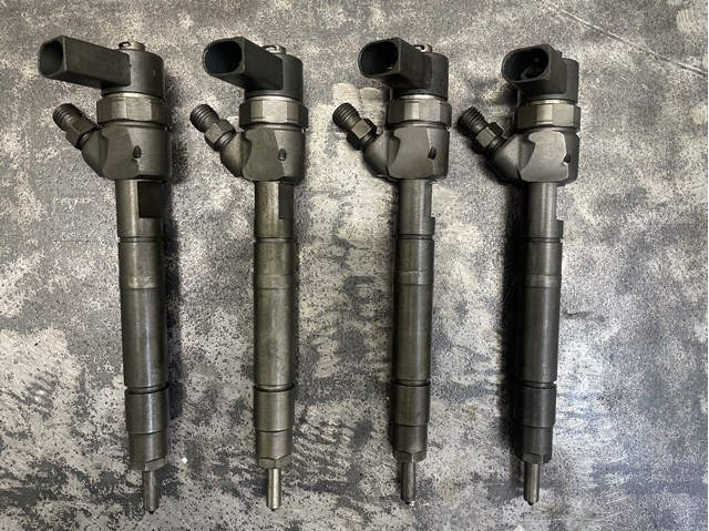 BOSCH 0445110100 Форсунка впрыска топлива в наличии Киев