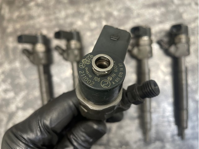 Клапанная форсунка 0445110108 BOSCH