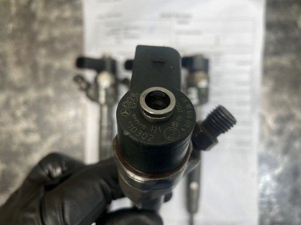 Форсунка дизельная в сборе Mercedes C