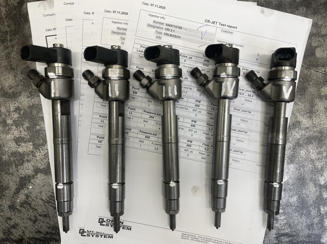 Форсунка впрыска топлива 0445110156 BOSCH