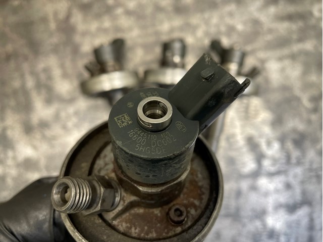 Форсунка впрыска топлива 0445110169 BOSCH