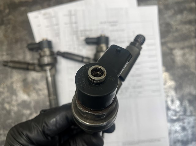 Форсунка дизельная в сборе 0445110174 BOSCH