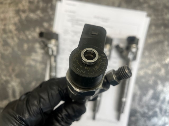 Форсунка инжектора 0445110190 BOSCH