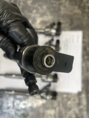 Форсунка инжектора 0445110206 BOSCH
