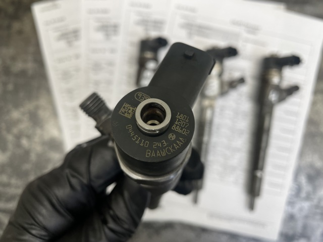 Форсунка инжектора 0445110243 BOSCH