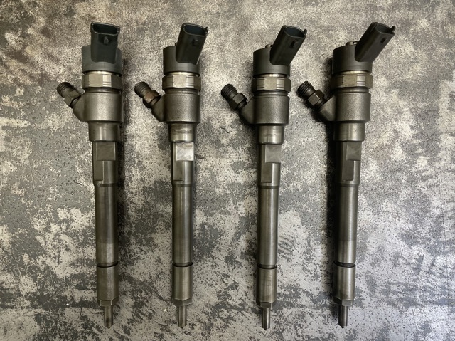 Форсунка дизельная в сборе 0445110258 BOSCH