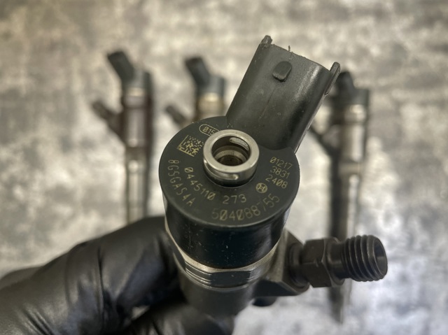 BOSCH 0445110273 Форсунка впрыска топлива в наличии Киев