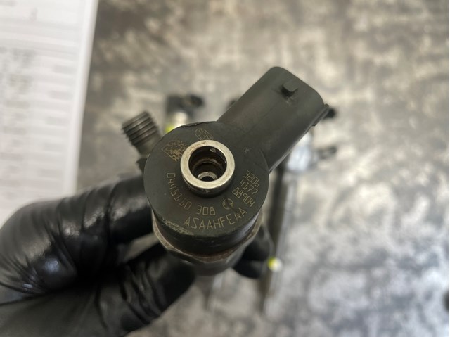 Клапанная форсунка 0445110308 BOSCH