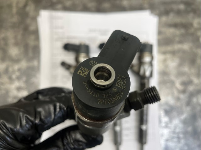 Форсунка впрыска топлива 0445110325 BOSCH