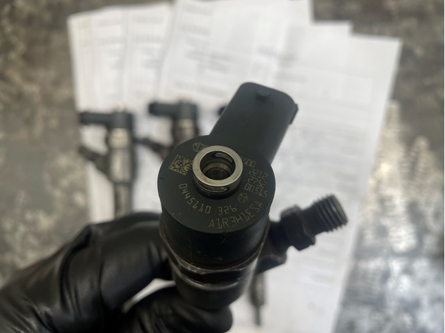Форсунка дизельная в сборе 0445110326 BOSCH