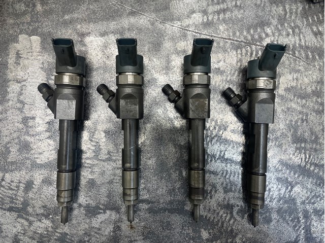 BOSCH 0445110328 Форсунка впрыска топлива в наличии Киев