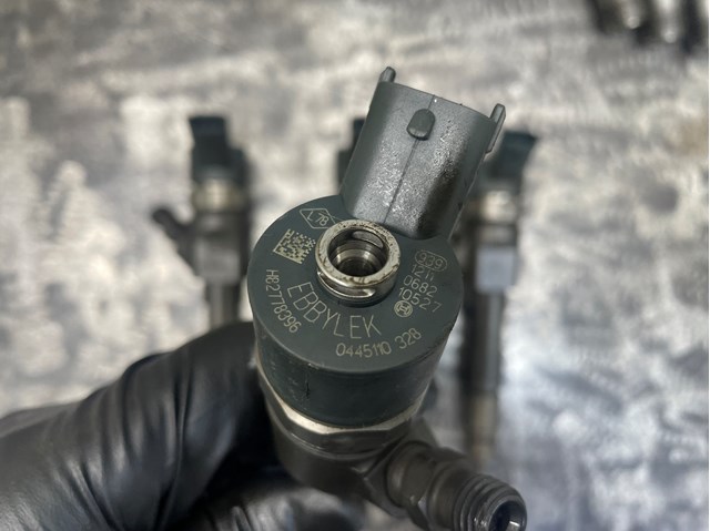 Форсунка инжектора 0445110328 BOSCH