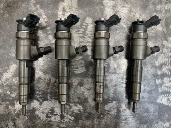 Форсунка дизельная в сборе 0445110340 PEUGEOT