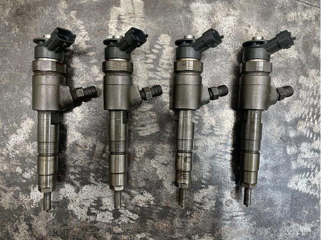 Форсунка дизельная в сборе 0445110340 BOSCH