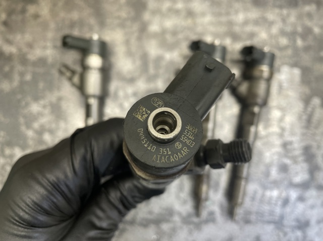 Форсунка инжектора 0445110351 GM