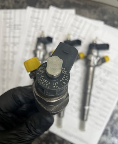 Форсунка дизельная в сборе 0445110369 BOSCH