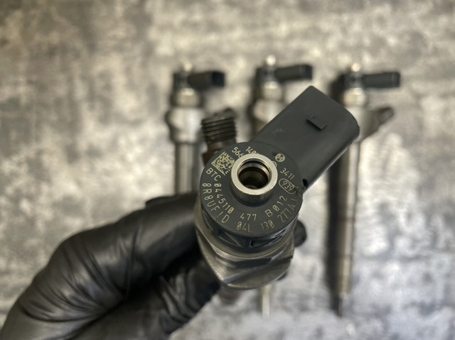 0445110477 BOSCH Топливные форсунки купить в Каменское
