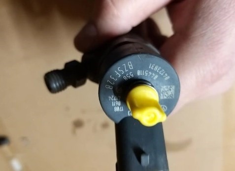 Форсунка впрыска топлива 0445110558 BOSCH