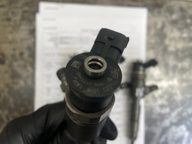Форсунка впрыска топлива 0445110566 BOSCH
