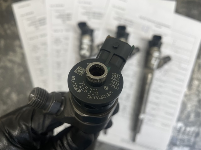 Форсунка дизельная в сборе 0445110569 BOSCH