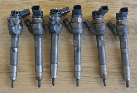 Клапанная форсунка 0445110596 BOSCH
