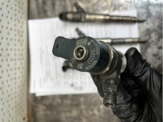 Форсунка инжектора 0445110634 BOSCH